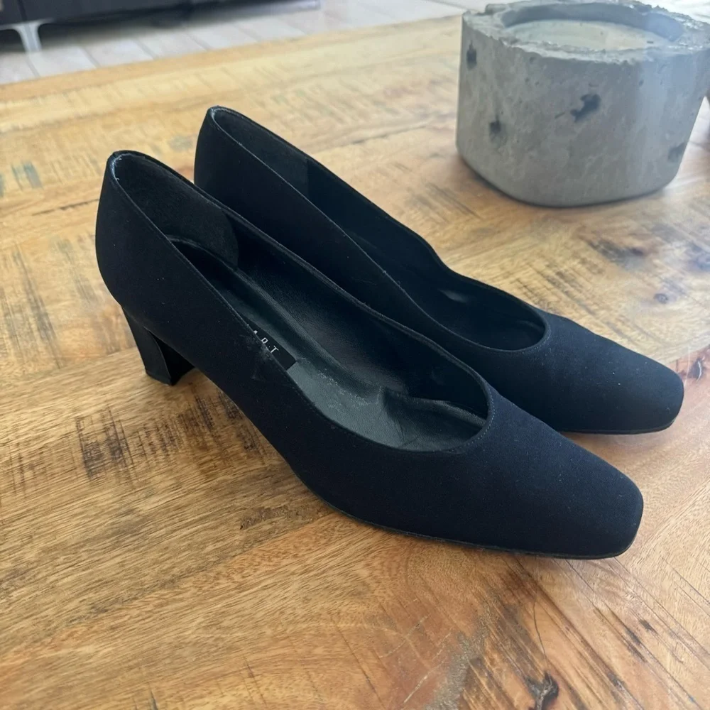 Stuart Weitzman Viclassy Cordine Heel Pumps in Black Canvas Size 10.5 AA